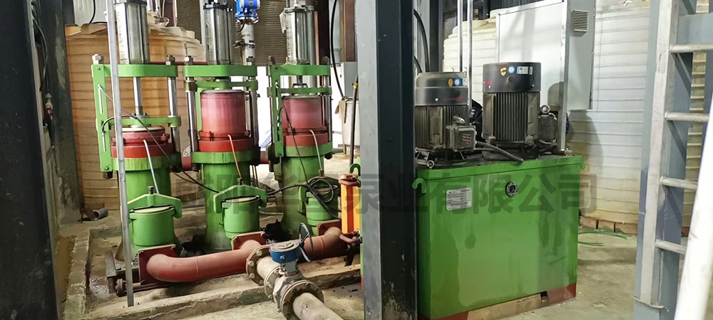 壓濾機柱塞泵三缸泵現(xiàn)場使用圖片 洗煤廠陶瓷柱塞泵使用現(xiàn)場